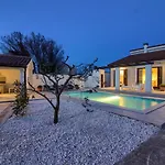 Villa Cozy Nina With Private Pool Near Pula, 2km From The