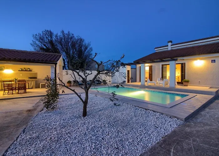 Вилла Cozy Nina With Private Pool Near Pula, 2km From The