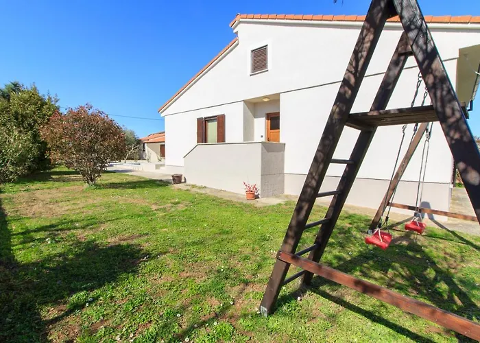 Cozy Nina With Private Pool Near Pula, 2km From The Вилла *